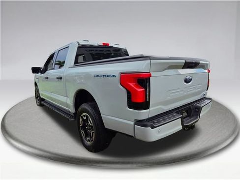 Used 2023 Ford F150 Lightning XLT AWD/4WD image 13