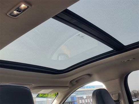 Used 2023 Lincoln Aviator AWD w/ Premium Package image 27