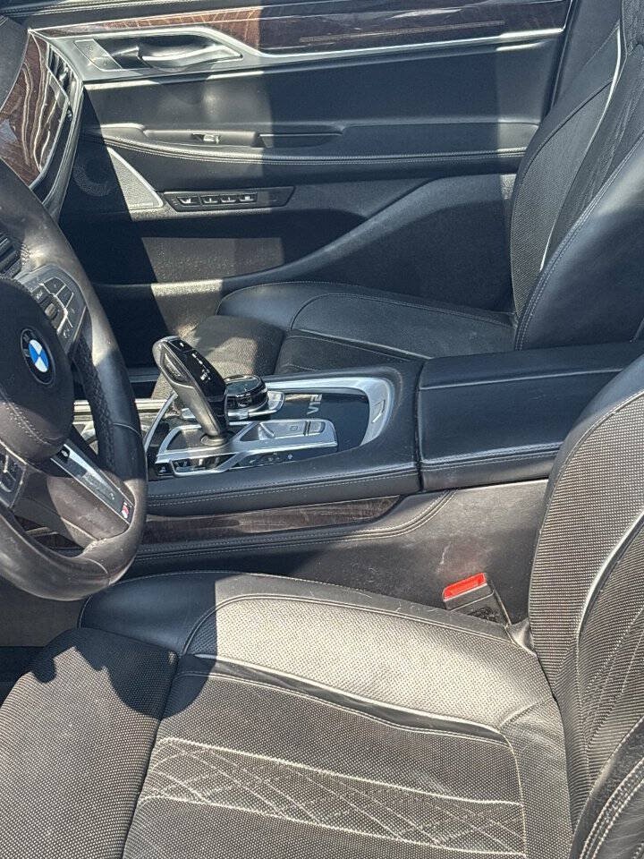 Used 2019 BMW M760i xDrive w/ Luxury Rear Seating Package AWD/4WD image 18