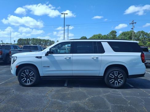 Used 2023 GMC Yukon XL AT4 w/ AT4 Premium Package image 1