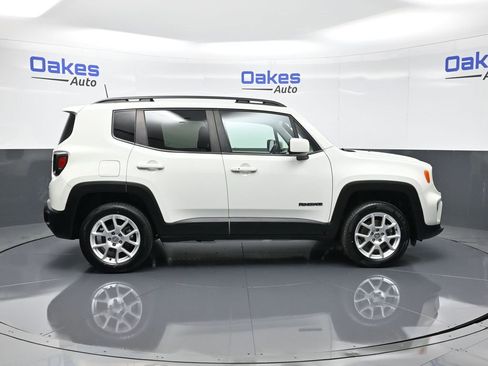 Used 2020 Jeep Renegade Latitude w/ Cold Weather Group image 9