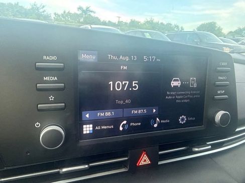 Used 2025 Hyundai Elantra SE FWD image 16