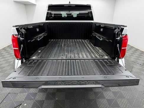 Used 2026 Toyota Tacoma SR5 AWD/4WD image 15