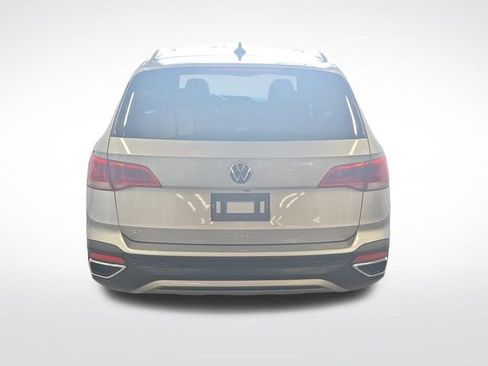 Used 2022 Volkswagen Taos SE FWD image 8