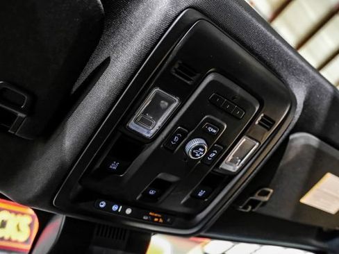 Used 2023 Chevrolet Suburban Z71 w/ Z71 Off-Road Package AWD/4WD image 22