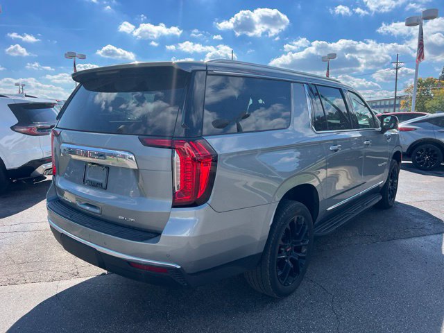 Used 2023 GMC Yukon XL SLT w/ SLT Premium Package AWD/4WD image 5