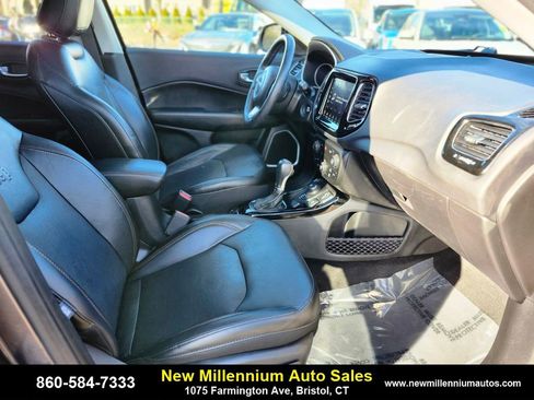 Used 2019 Jeep Compass Limited image 11