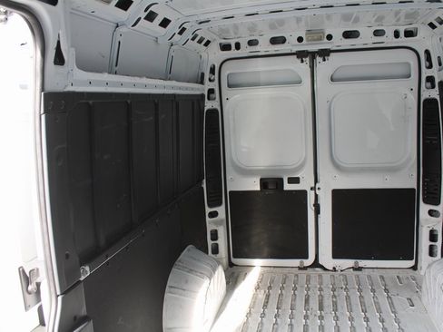 Used 2023 RAM ProMaster 2500 image 9