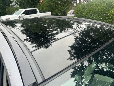 Used 2020 Toyota RAV4 Limited image 29