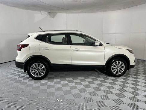Used 2020 Nissan Rogue Sport SV FWD image 9