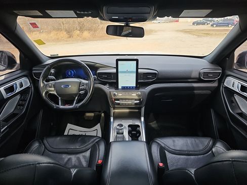 Used 2020 Ford Explorer ST w/ Premium Technology Package image 18