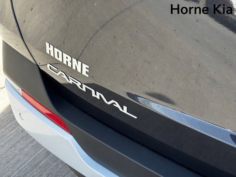 New 2026 Kia Carnival LX image 9