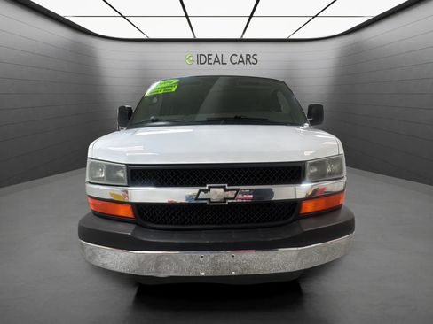 Used 2004 Chevrolet Express 3500 Extended Passenger w/ LS Preferred Equipment Group RWD image 2