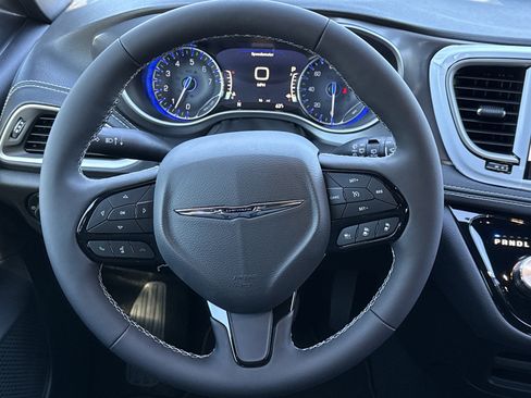 New 2026 Chrysler Pacifica Select w/ S Appearance Package image 20