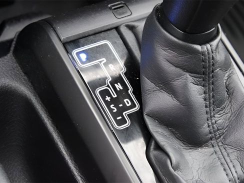 Certified 2021 Toyota Tacoma SR image 16