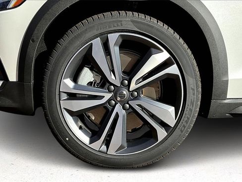 New 2026 Volvo V60 B5 Cross Country Plus w/ Protection Package Premier image 13