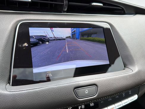 Used 2023 Cadillac XT4 Luxury w/ Cold Weather Package FWD image 24