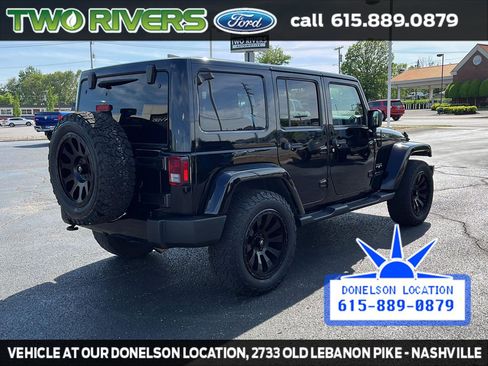Used 2017 Jeep Wrangler Unlimited Sahara w/ Connectivity Group AWD/4WD image 12