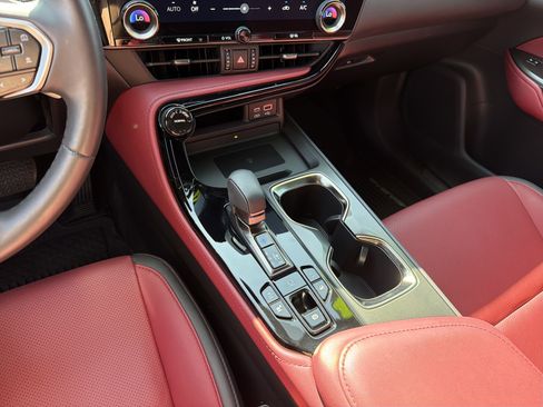 Used 2022 Lexus NX 350 AWD image 9