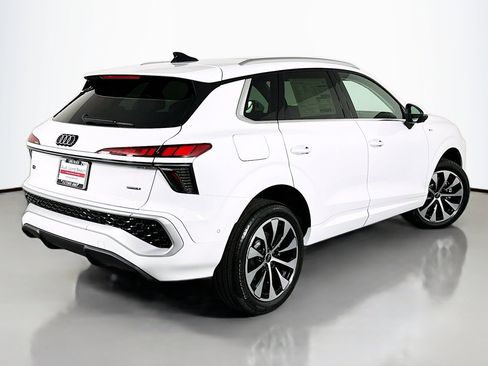 New 2026 Audi Q3 quattro 2.0T AWD/4WD image 13
