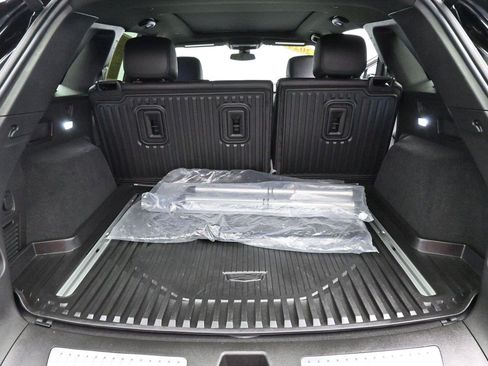 Certified 2024 Cadillac XT5 Premium Luxury w/ LPO, Floor Liner Package AWD/4WD image 9