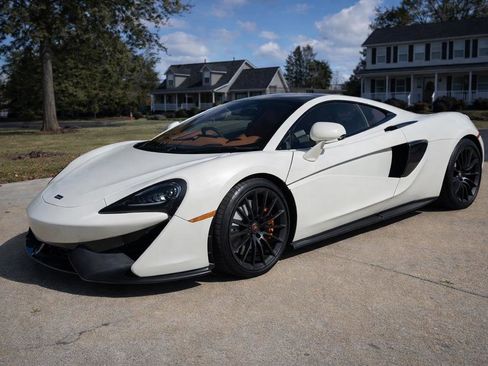 Used 2017 McLaren 570S image 1