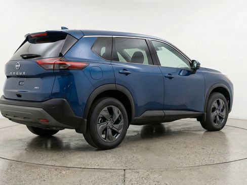 Used 2025 Nissan Rogue SV image 9