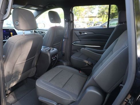 Used 2024 Chevrolet Traverse LT AWD/4WD image 33