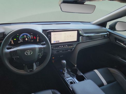 Certified 2025 Toyota Camry SE w/ Multimedia Upgrade Package FWD image 21