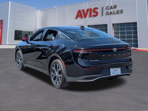 Used 2024 Toyota Crown Limited image 9