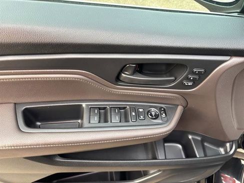 Used 2018 Honda Odyssey Touring image 14