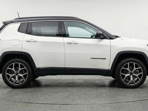 Used 2025 Jeep Compass Limited AWD/4WD image 11