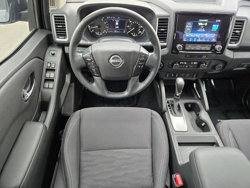 Certified 2023 Nissan Frontier SV w/ SV Convenience Package AWD/4WD image 17
