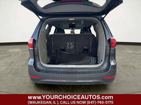 Used 2015 Kia Sedona EX FWD image 16