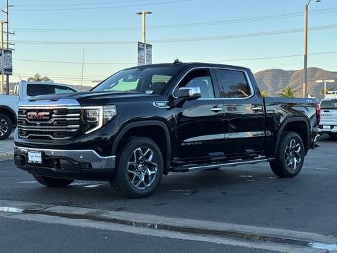 Used 2026 GMC Sierra 1500 SLT w/ SLT Premium Plus Package AWD/4WD image 4