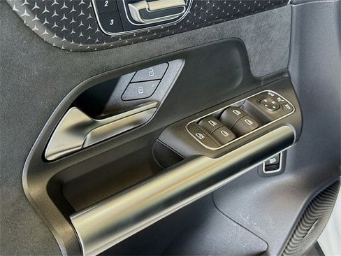 Certified 2024 Mercedes-Benz GLA 250 4MATIC image 17