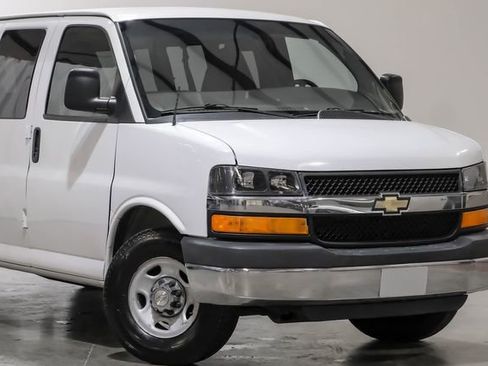 Used 2012 Chevrolet Express 3500 LT w/ LT Preferred Equipment Group image 11