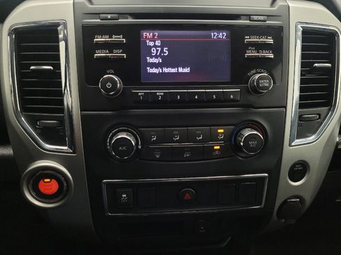Used 2018 Nissan Titan SV image 25