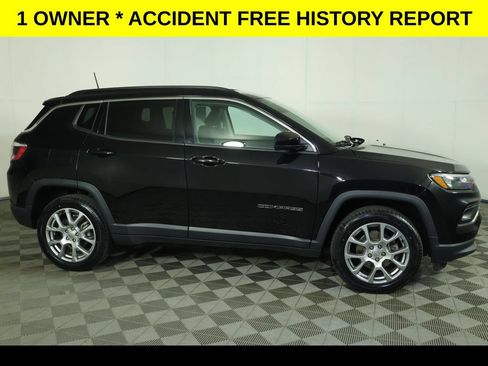 Used 2022 Jeep Compass Latitude AWD/4WD image 2