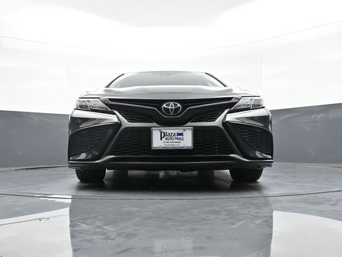 Certified 2022 Toyota Camry SE image 25