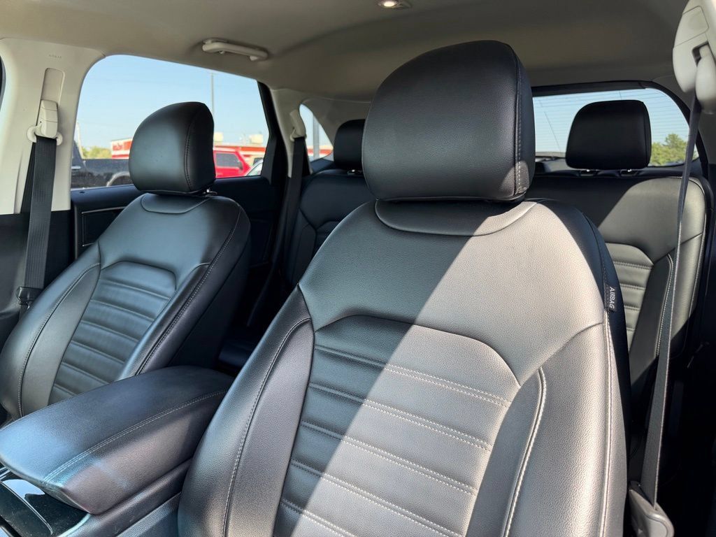 Used 2019 Ford Edge SEL w/ Equipment Group 201A AWD/4WD image 12