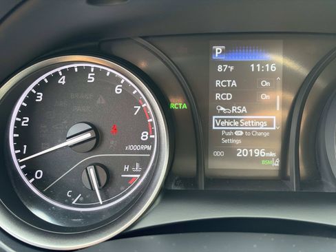 Used 2022 Toyota Camry SE w/ Convenience Package FWD image 20