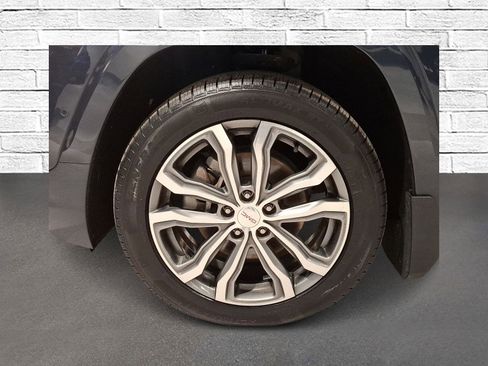 Used 2019 GMC Terrain Denali w/ Advanced Safety Package image 9