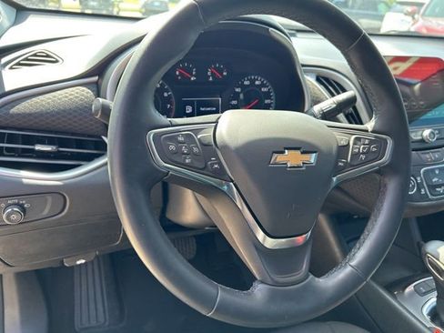 Used 2024 Chevrolet Malibu RS FWD image 17