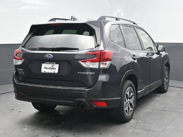 Used 2019 Subaru Forester Premium AWD/4WD image 7