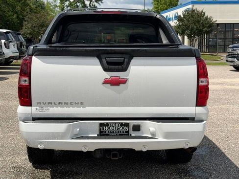 Used 2011 Chevrolet Avalanche LT w/ Luxury Package AWD/4WD image 3