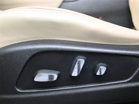 Used 2017 Cadillac XT5 Premium Luxury w/ LPO, Wheel Lock Package image 11