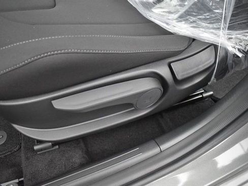 Used 2025 Hyundai Elantra Sport image 18