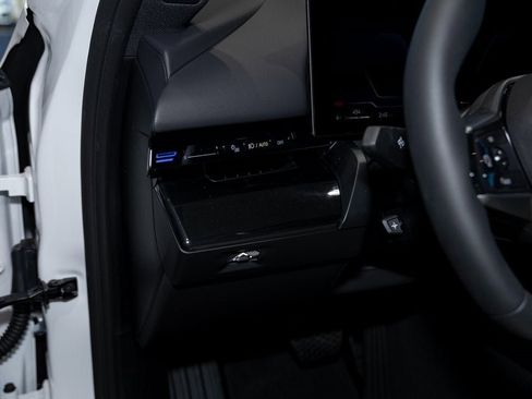 New 2025 BMW 530i xDrive 530i xDrive image 14