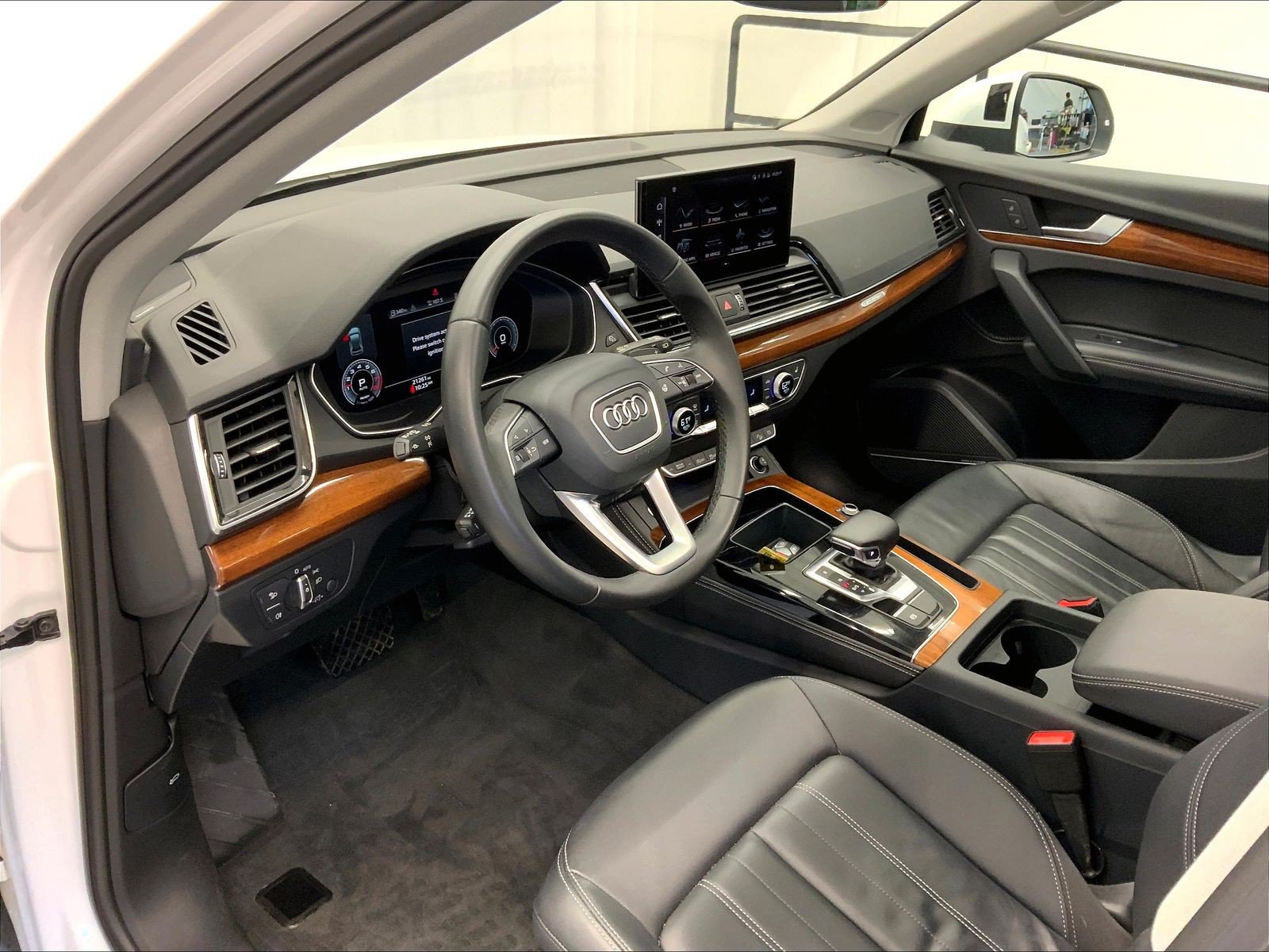 Certified 2023 Audi Q5 2.0T Premium Plus w/ Premium Plus Package AWD/4WD image 13